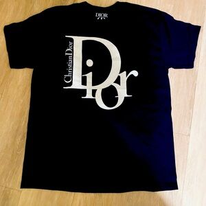 CHRISTIAN DIOR BLACK TEE SHIRT SZ LARGE 22”WIDTH 30” LENGTH